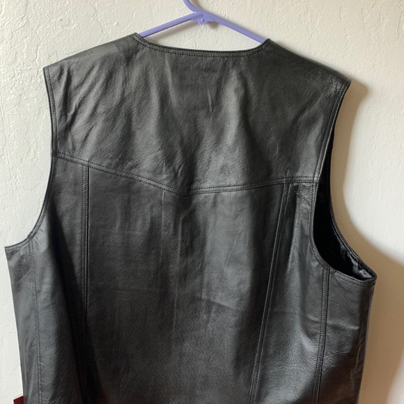 Red Ranch Leather Vest - Picture 5 of 6